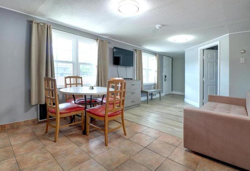 Семейный Номер, Windrift Motel