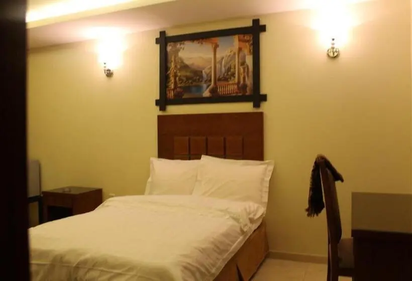 Economy Yhden Hengen Huone, أجنحة النرجس أبها
