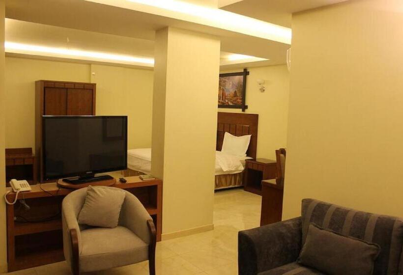 استودیو استاندارد با بالکن, أجنحة النرجس أبها