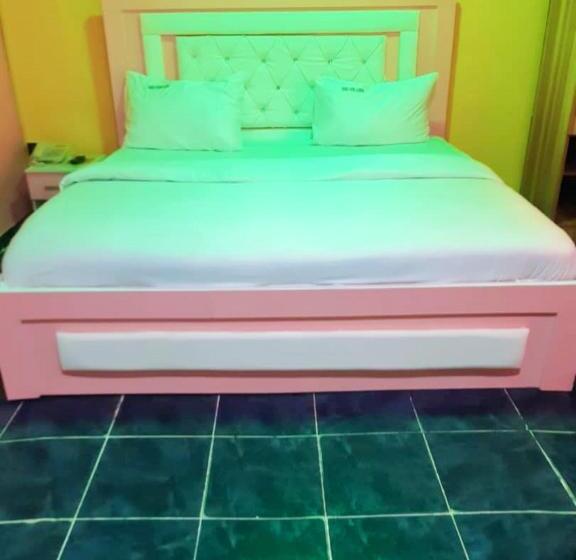 اتاق لوکس یک تخته, Block 3 Hotel And Suites