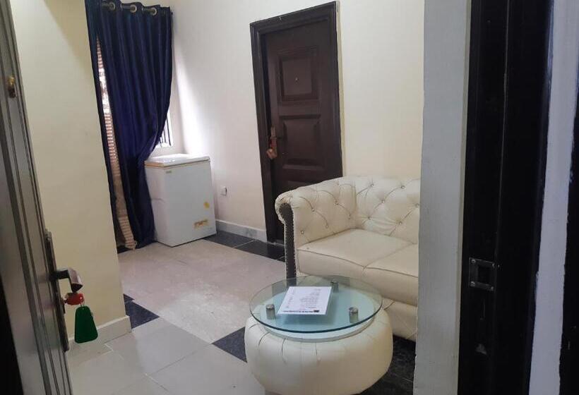 سوییت, Block 3 Hotel And Suites