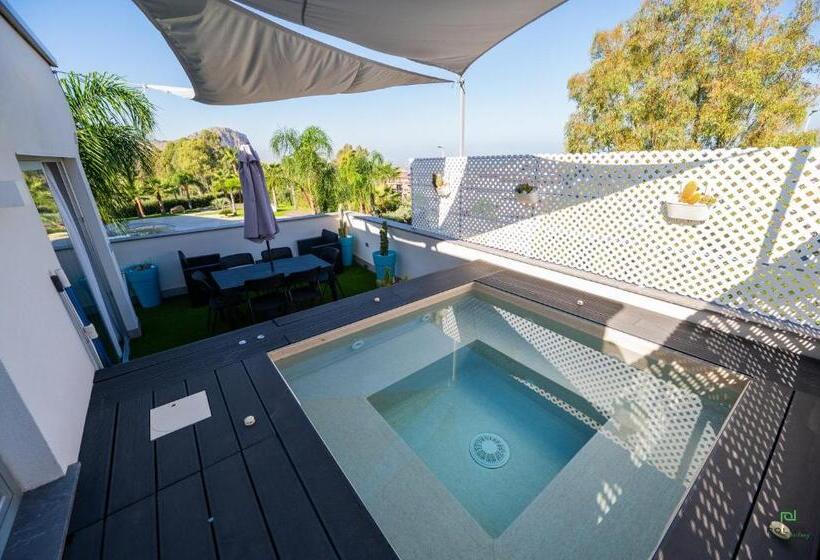 海の見える1ベッドルームアパートメント, New River