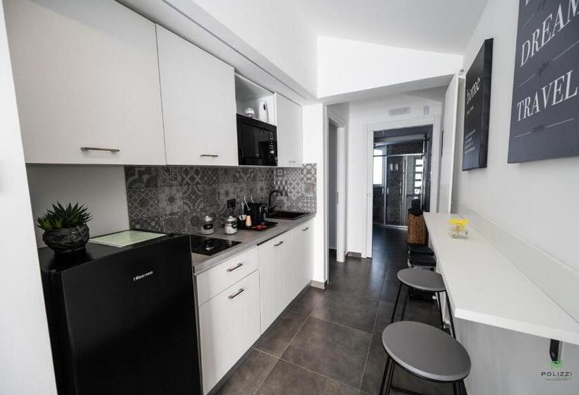 海の見える1ベッドルームアパートメント, New River