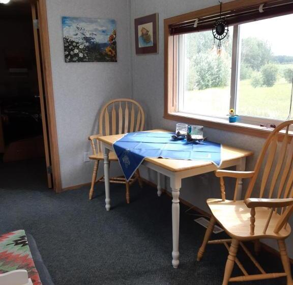 غرفة ديلوكس, Peace And Quiet