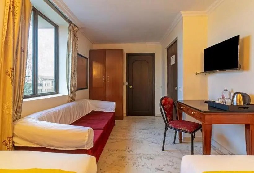 Economy-huone, Treebo Seven Olives Hal