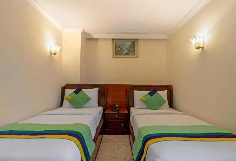Economy-huone, Treebo Seven Olives Hal