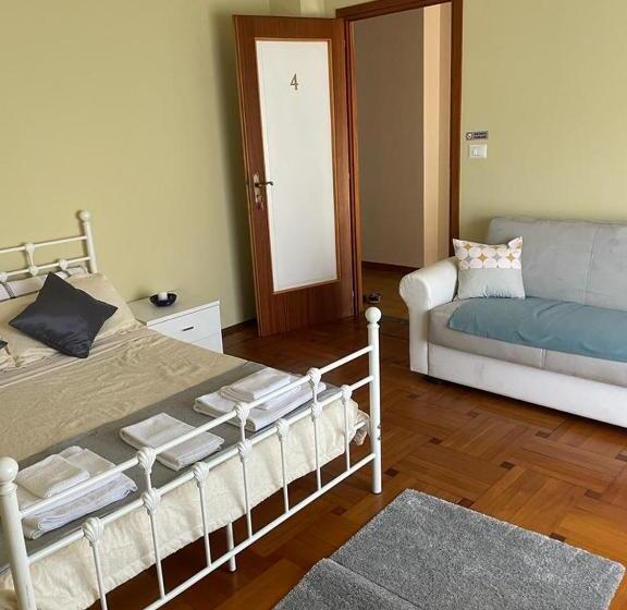 スタンダード4人部屋, Affittacamere La Cricova Di Iulia