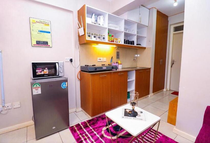 اتاق استاندارد, Hennessywhitehouse