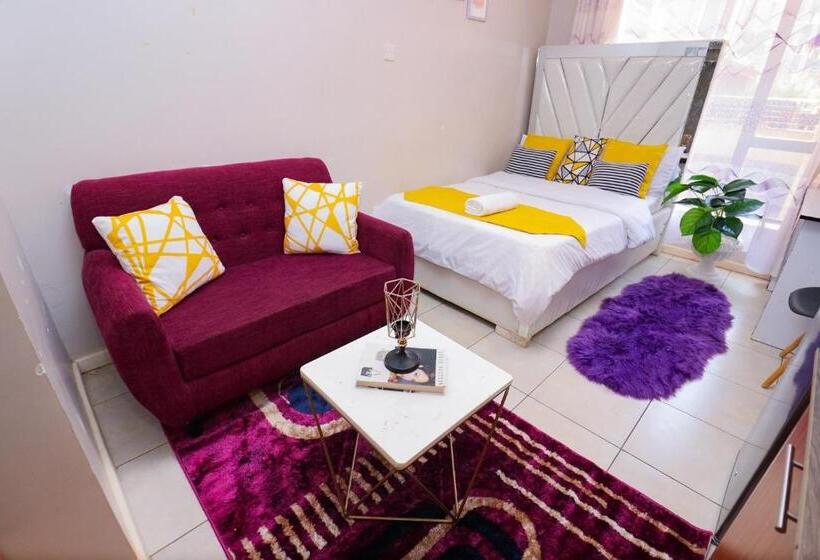 اتاق استاندارد, Hennessywhitehouse