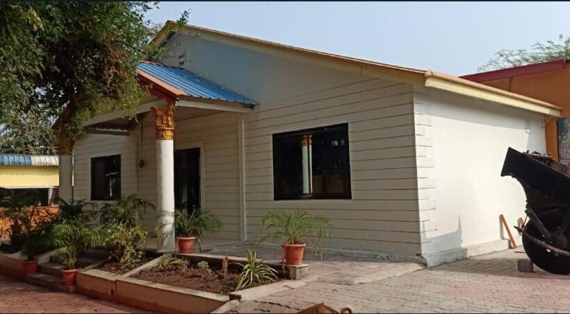 غرفة عائلية, Radhakunj Agrotourism Stays