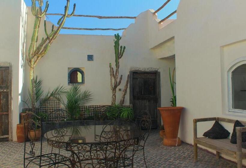 Номер Стандарт Трехместный, Riad Sahara Sunset Beach Douira Agadir