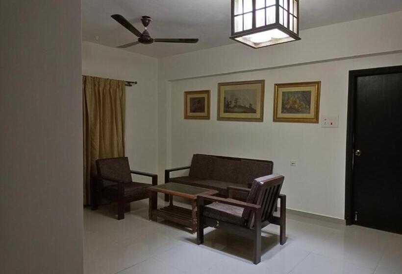 Huoneisto 2 Makuuhuonetta, Ronne S Apart