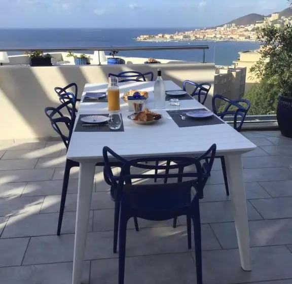 オーシャンビュースイート, Suite Avec 2 Chambres D Hôtes Pour 1 à 4 Personnes Avec Terrasse, Vue Mer, Parking Privé, Proche Por