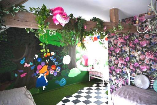 Семейный Номер Вид на Сад, Le Terrier, Chambre D Hôtes à Thème Alice Au Pays Des Merveilles