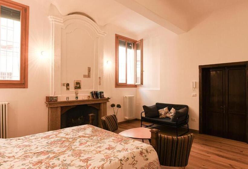 اتاق لوکس, Merli S Nest