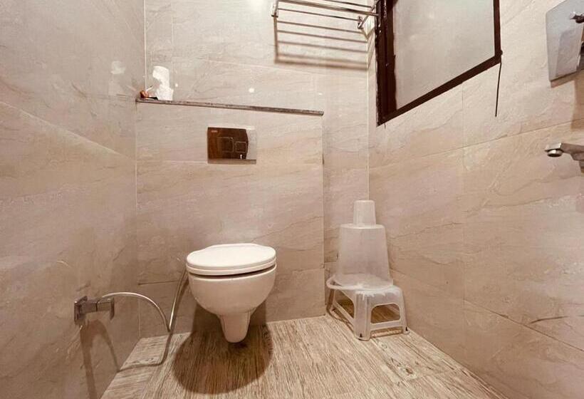 חדר סטנדרט, The White House Haridwar