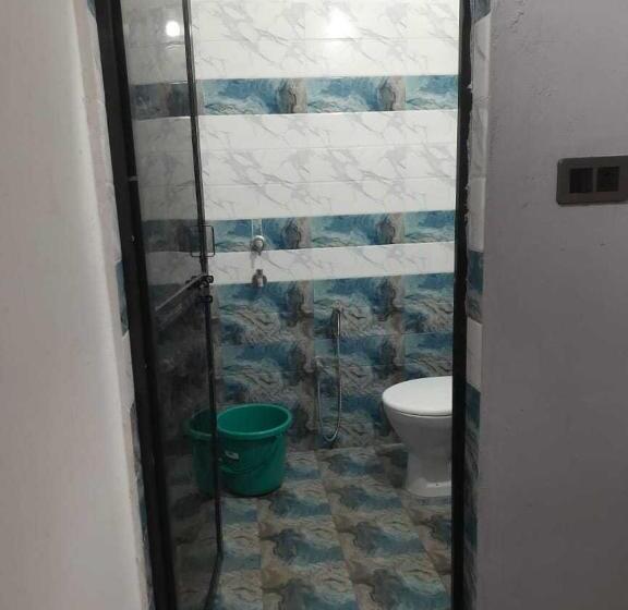 Pokój Trzyosobowy Klasyczny, Oyo Flagship The Angel Villa