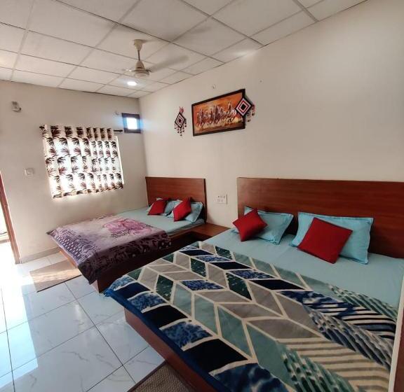 标准间带阳台, Samarth Home Stay