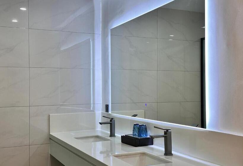 חדר סטנדרט עם מיטת קינג, Slowdown Hostel Wulong