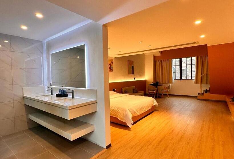 Семейный Номер Deluxe, Slowdown Hostel Wulong