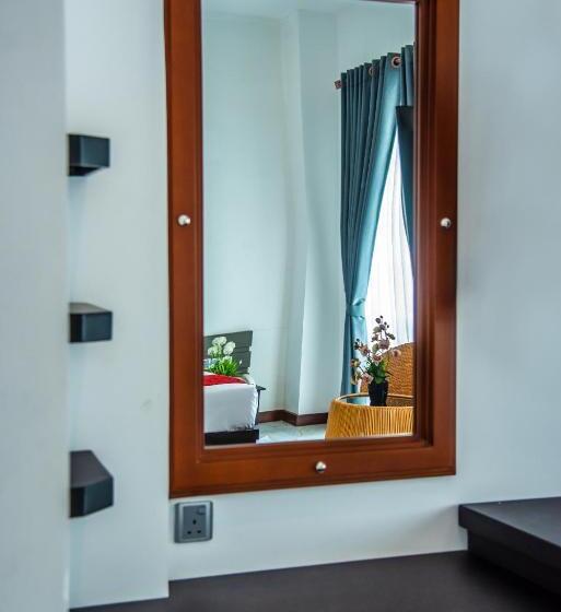 غرفة ديلوكس, The Pharo