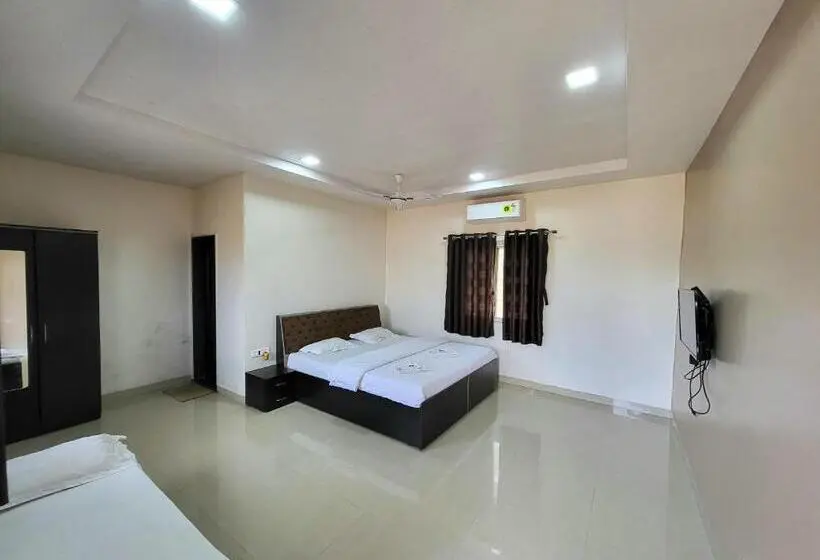 デラックスルーム, Vayu Resort   Kas Pathar