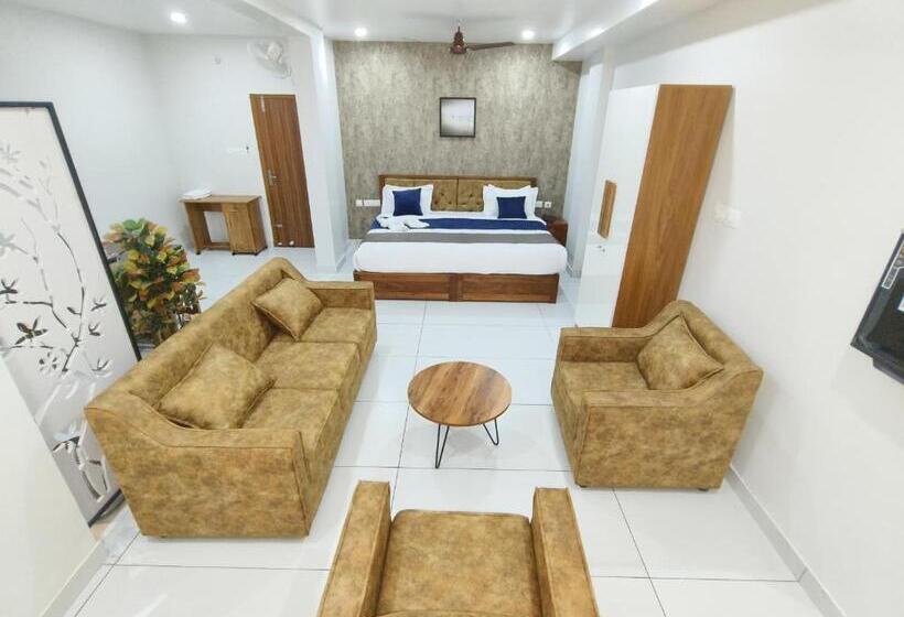 Люкс Повышенной Комфортности, Wayanad Palace