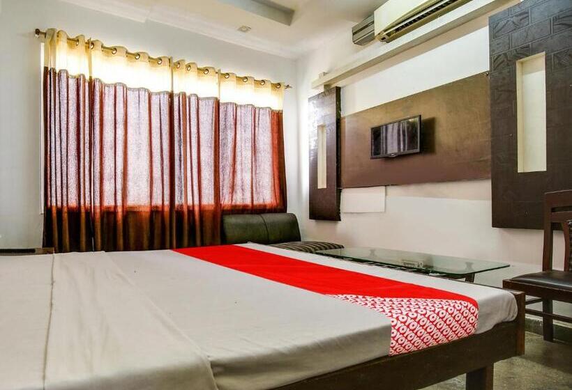 트리플 클래식 룸, Oyo Hotel Sun Stone