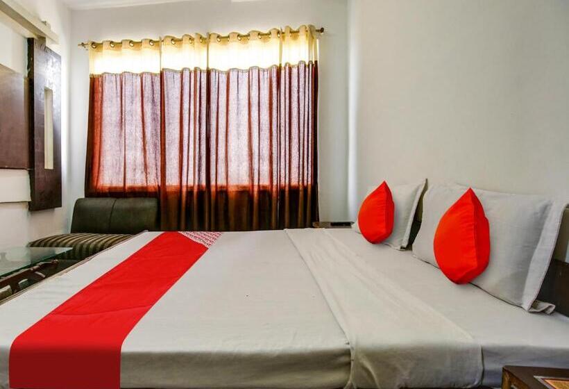 트리플 클래식 룸, Oyo Hotel Sun Stone