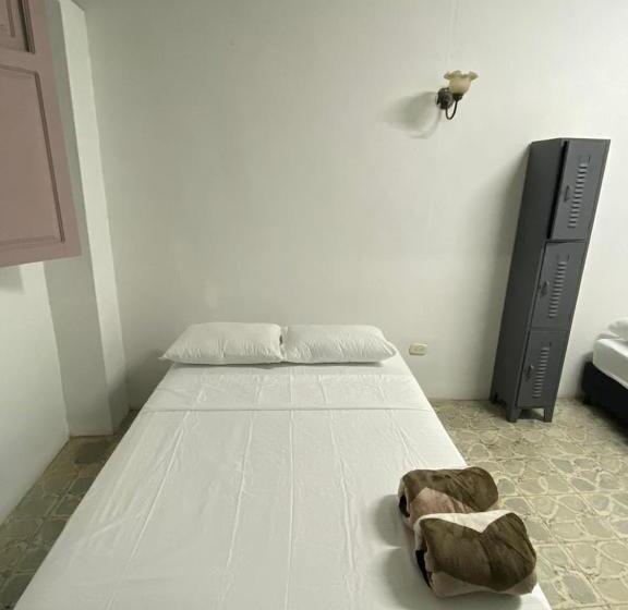Четырехместный Номер Стандарт, Origen Hostel Jardín