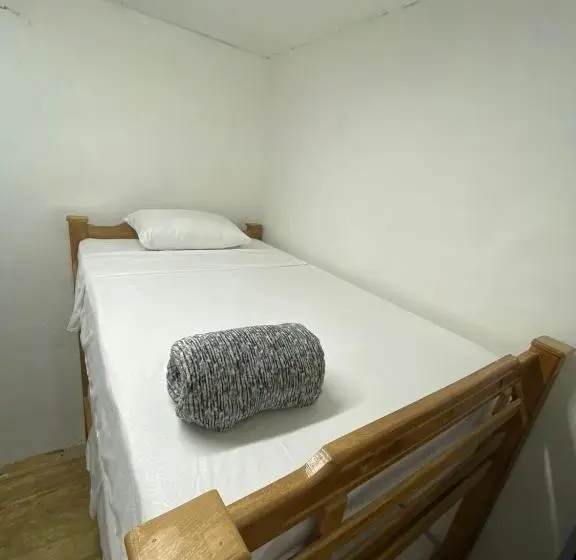 اتاق چهار تخته با دستشویی مشترک, Origen Hostel Jardín