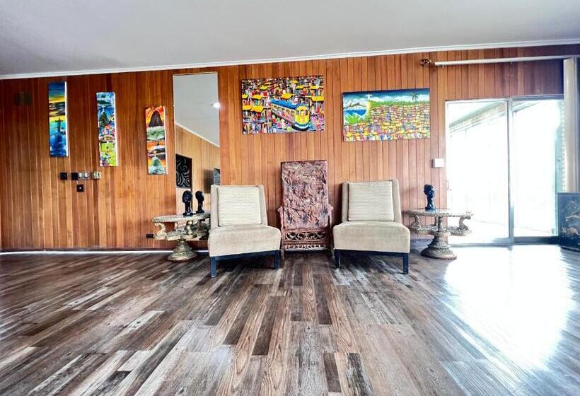 اتاق لوکس با تخت بزرگ, Pill Hill Mansion