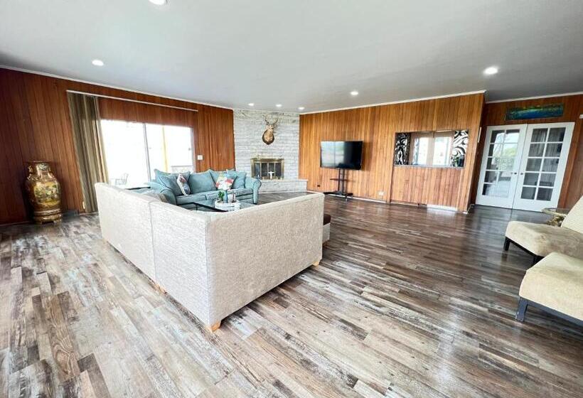 سوئیت با تخت بزرگ, Pill Hill Mansion