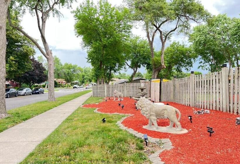 سوئیت با تخت بزرگ, Pill Hill Mansion