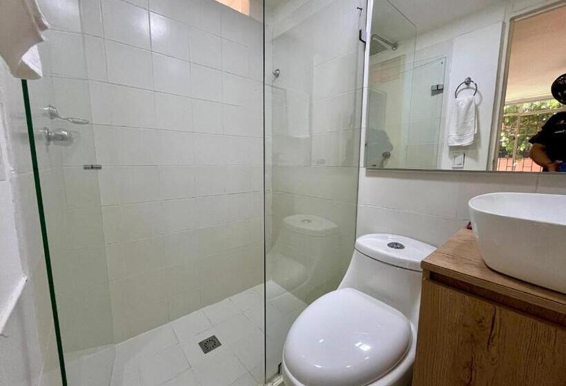 آپارتمان لوکس 2 خوابه, Apartahotel Rosedal