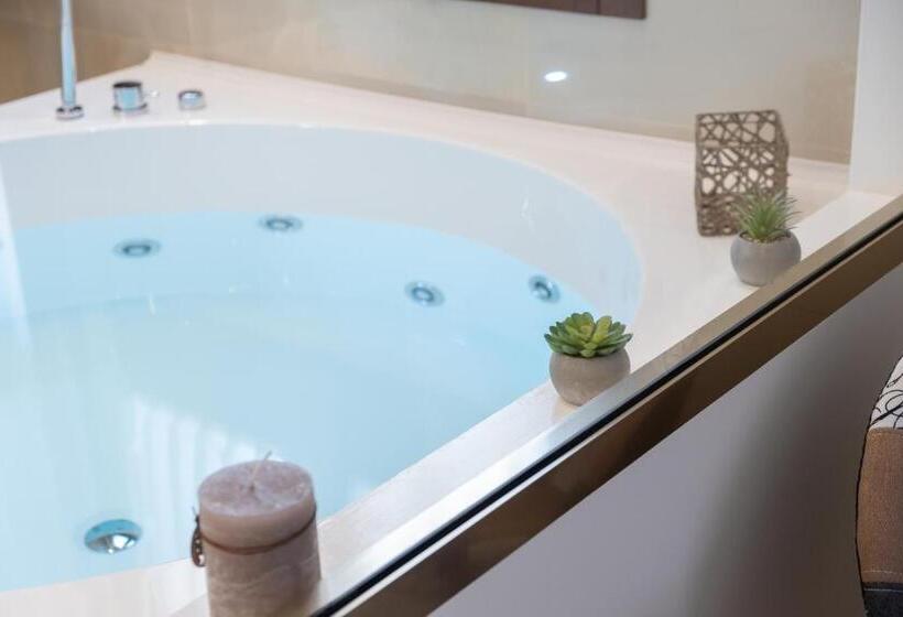 غرفة قياسية مزوَّدة بجاكوزي, Acquamarina Rooms