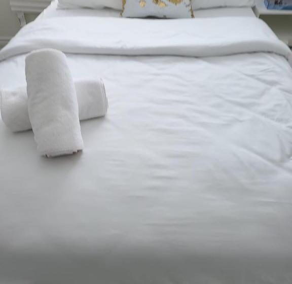 デラックスルーム, New Luxury Home