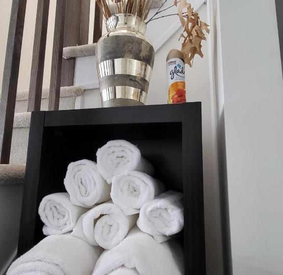 デラックスルーム, New Luxury Home