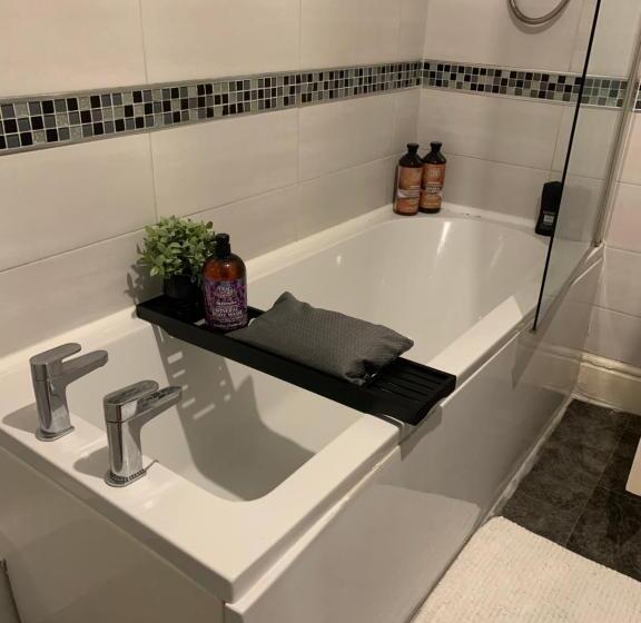 اتاق لوکس, Sam’z Boutique