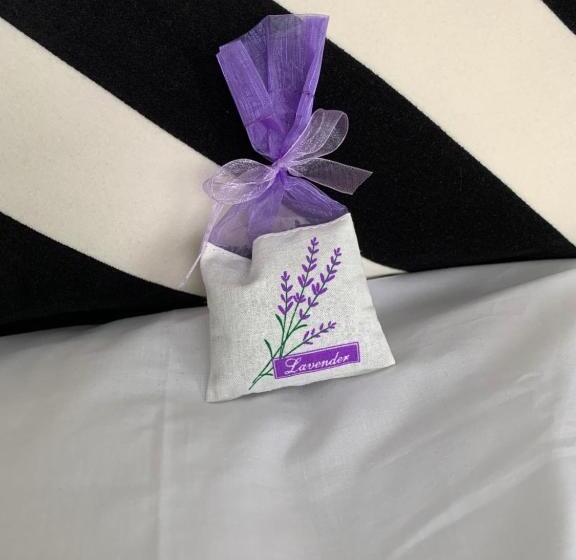 اتاق لوکس, Sam’z Boutique