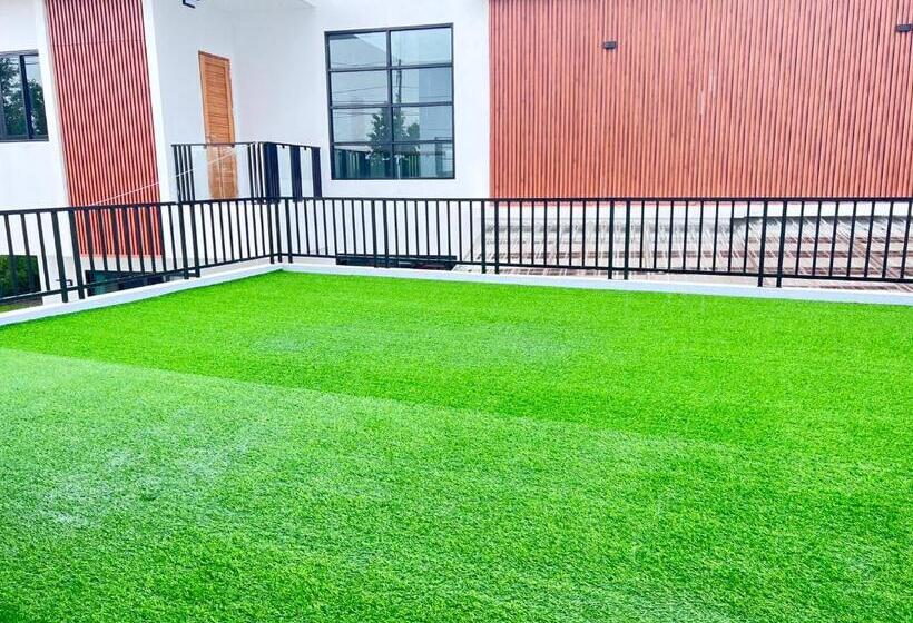 Standard Værelse, โรงแรม ชม เชียงราย