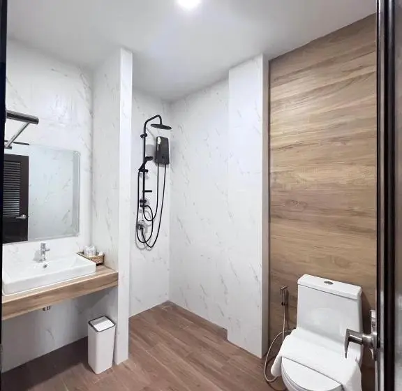 Superior-huone, โรงแรม ชม เชียงราย