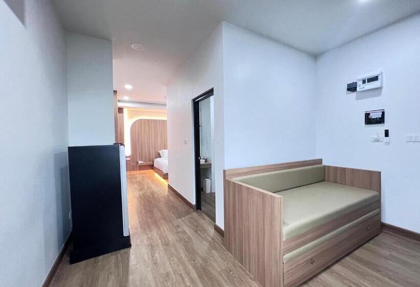 Deluxe Værelse King Size Seng, โรงแรม ชม เชียงราย