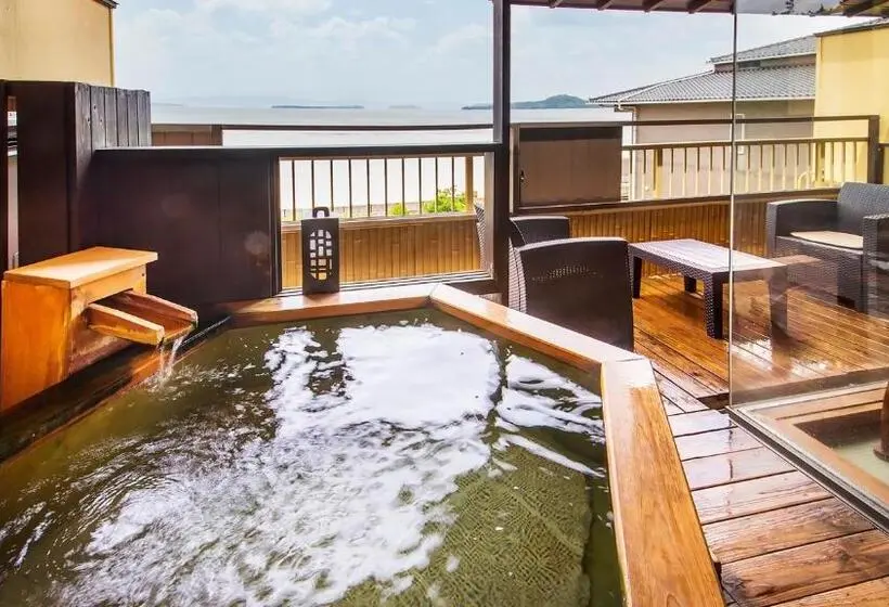 Deluxe Neljän Hengen Huone, 宵待ちの宿 萩一輪