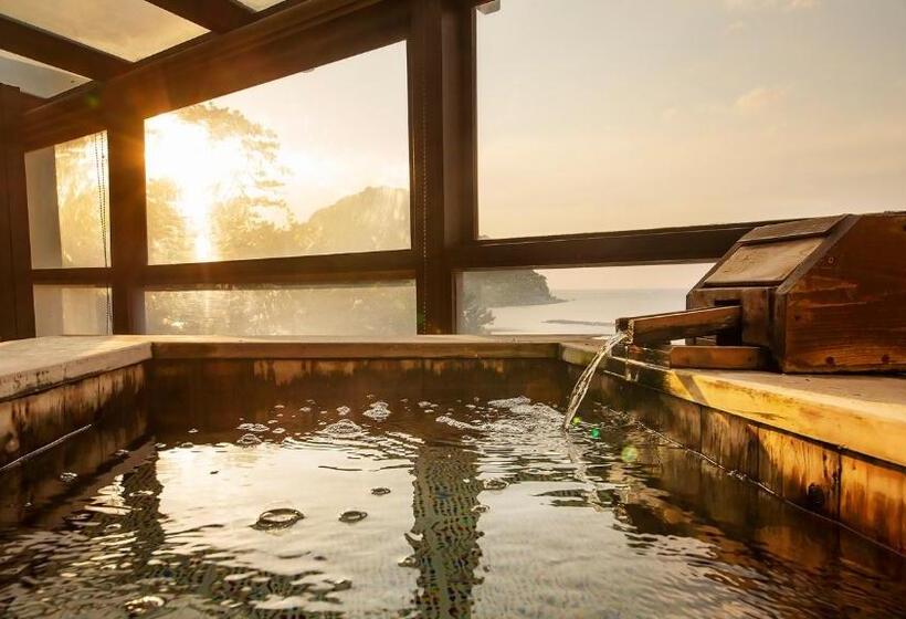 Четырехместный Номер Стандарт Вид на Море, 宵待ちの宿 萩一輪