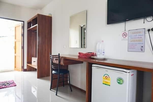 חדר סטנדרט, Songsak Phayao