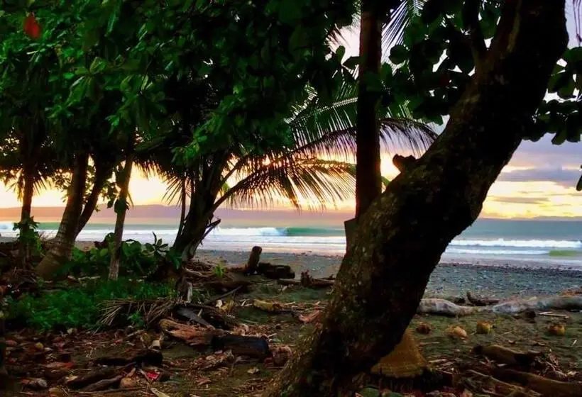 スーペリアーバンガロー, Brahman Bungalows On Pavones Point