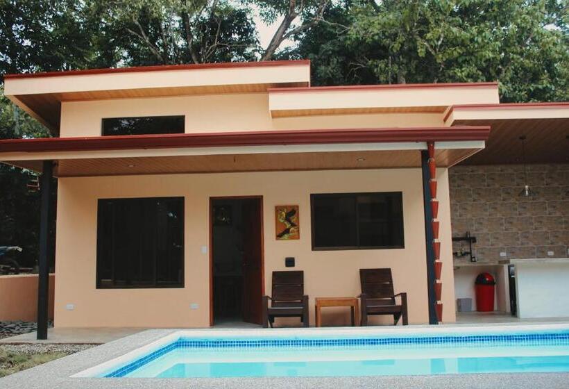 بنجلو سوبيريور, Brahman Bungalows On Pavones Point