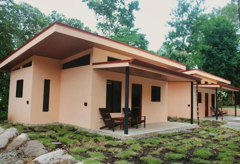 デラックスバンガロー, Brahman Bungalows On Pavones Point