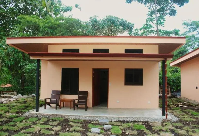 デラックスバンガロー, Brahman Bungalows On Pavones Point